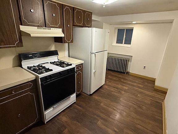 5th image of 2353 E Somerset St #1R