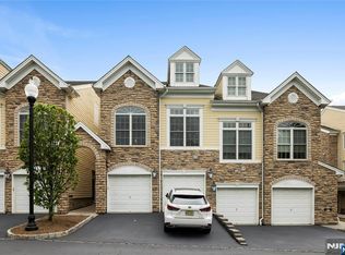 11A Forshee Cir, Montvale, NJ 07645