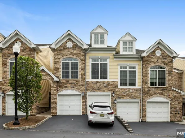 11A Forshee Cir, Montvale, NJ 07645