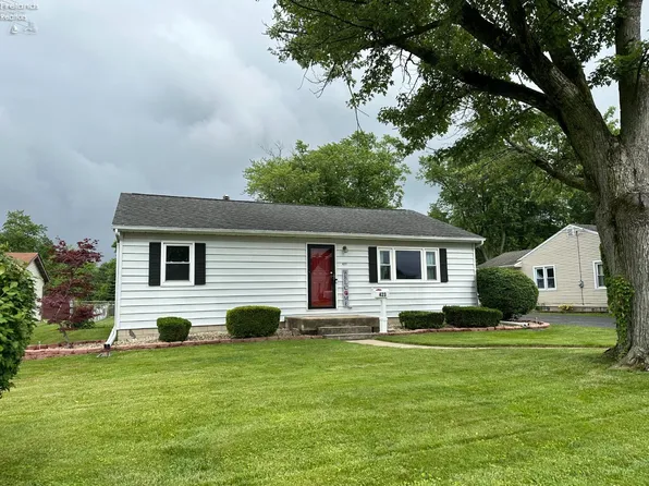 423 Buckingham Dr, Bellevue, OH 44811