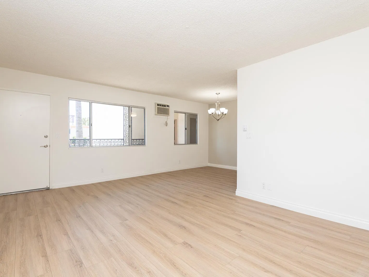 1 bed, 600 sqft, $2,450 — Photo 2