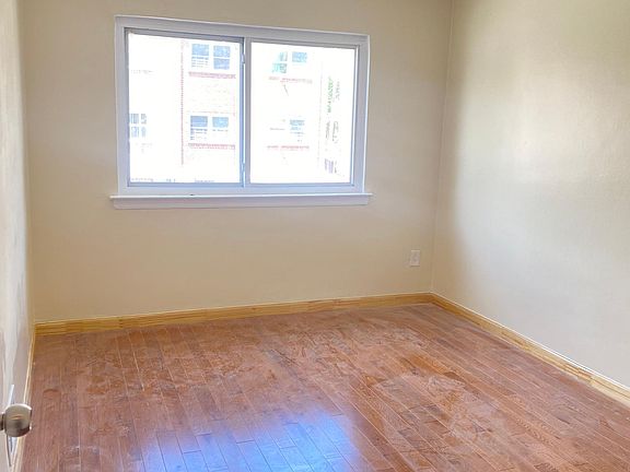 5th image of 1463 Stadium Ave #1