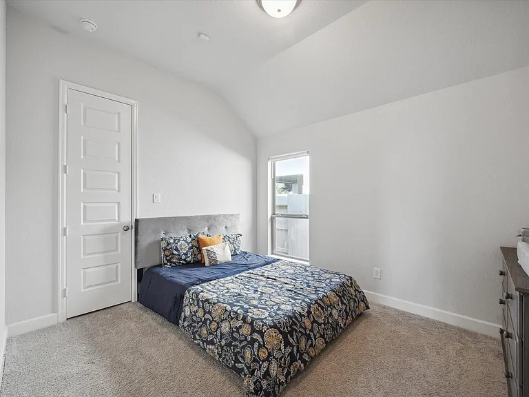4318 Rocky Stream Ct — Photo 18
