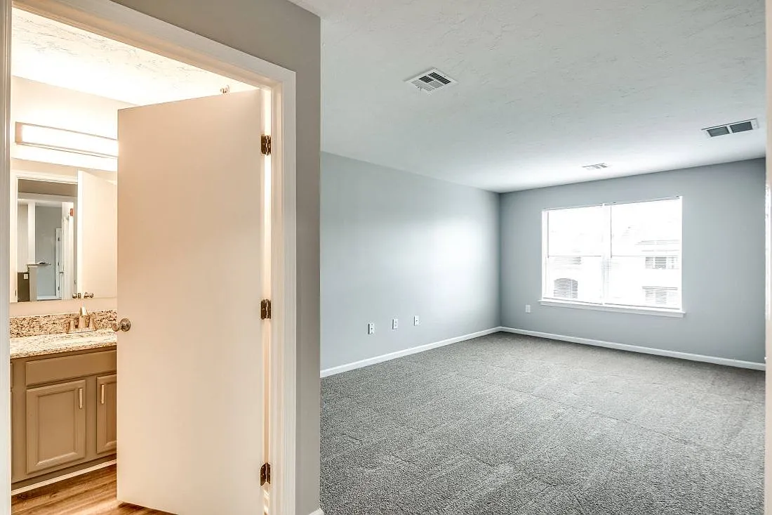 The Villas of Castleton Apartments — Photo 3