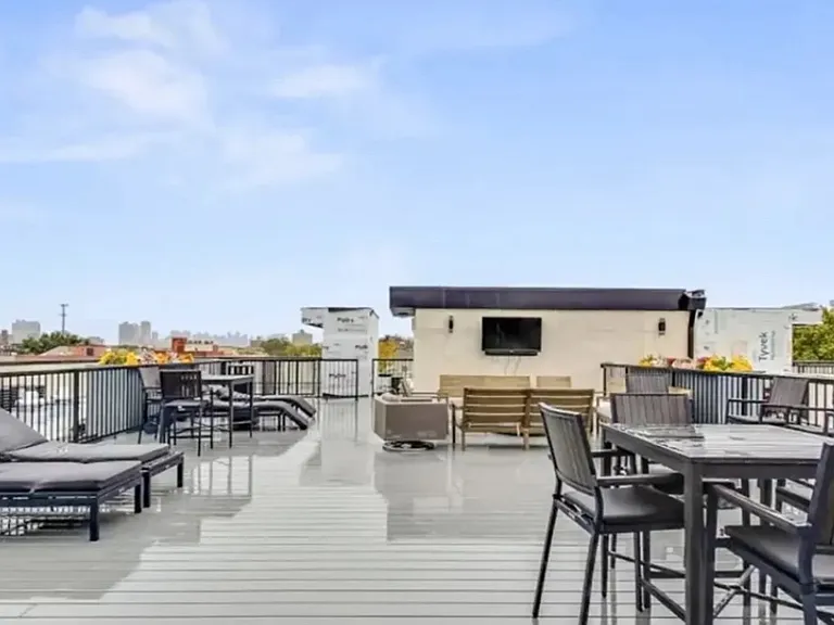 4406 N Clark St #2 — Photo 11
