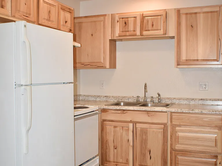 Summit View Apartments — Photo 38