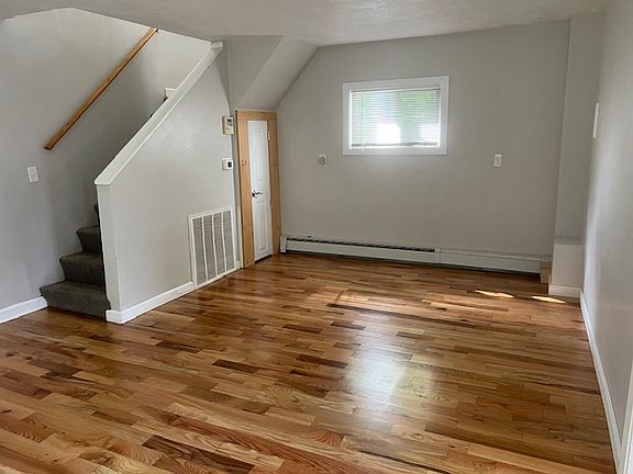 3rd image of 22 Eastman St APT 6