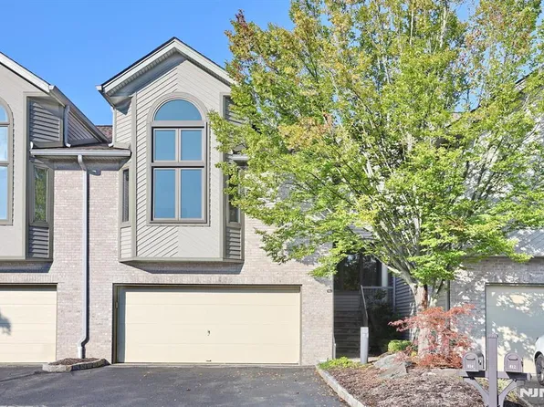 814 Hemlock Ct, Norwood, NJ 07648