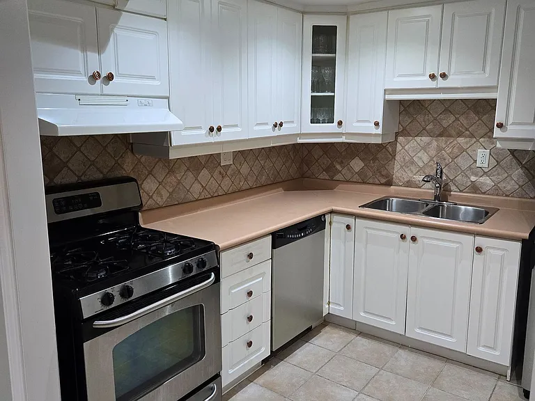 19 Rory Rd #LOWER — Photo 8