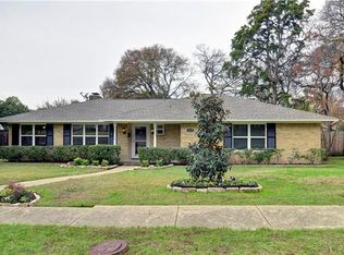 1423 Foxgrove Cir, Dallas, TX 75228