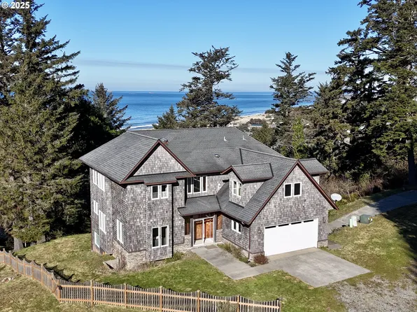 95030 Pacific Vista Dr, Gold Beach, OR 97444