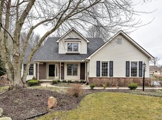 4988 Oak Bluff Ct, Howell, MI 48843