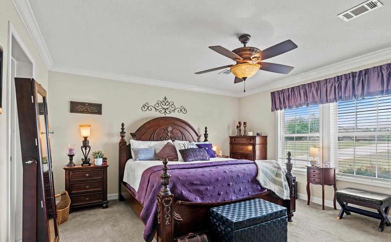 3 bed, 3.5 bath, 3800 sqft, $2,750 — Photo 3