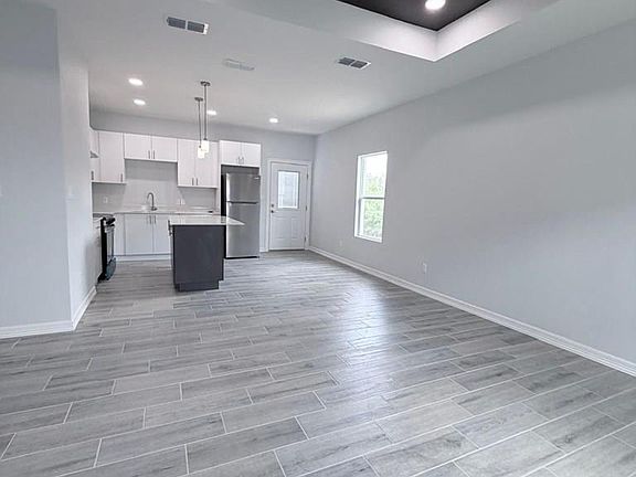 3rd image of 1704 Clinton St #2