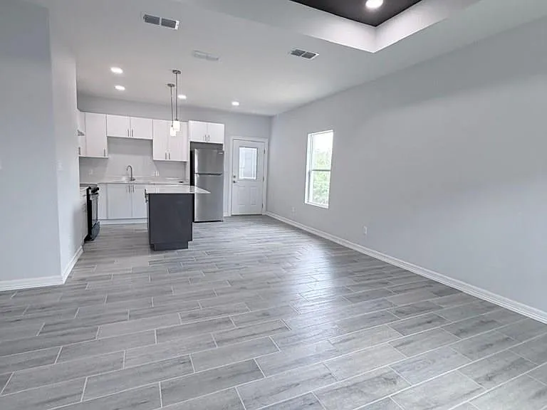 1704 Clinton St #2 — Photo 3