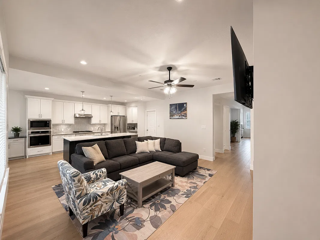 4 bed, 3.5 bath, 2642 sqft, $3,400 — Photo 1