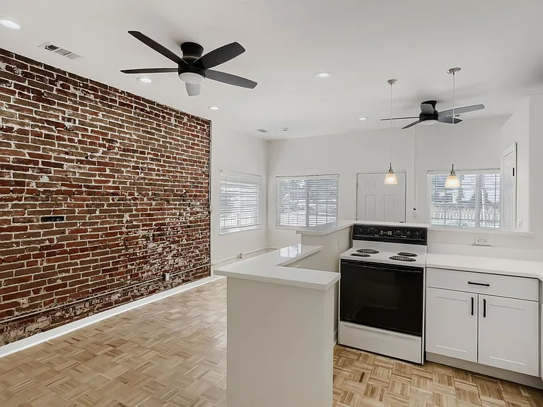 Utica Duplex — Photo 5
