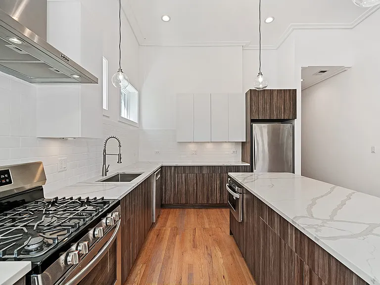 1412 N Washtenaw Ave #3 — Photo 2