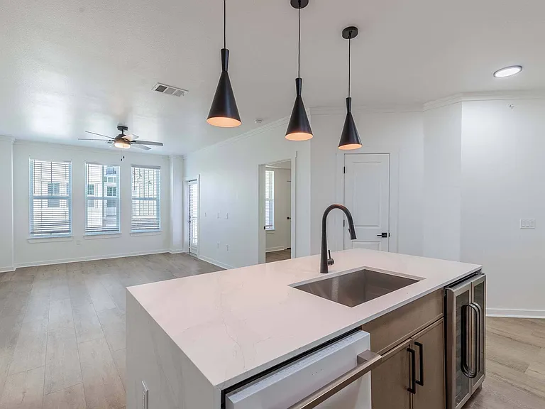 Five810 Southlands — Photo 4