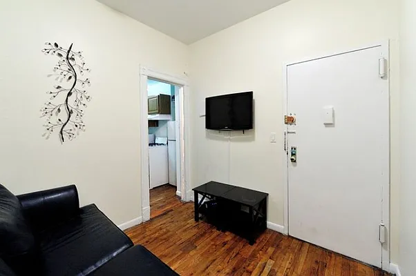 Rented by Eisenberg Exclusives | media 38