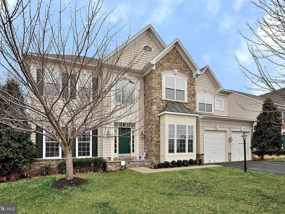 1st image of 5662 Caribbean Ct