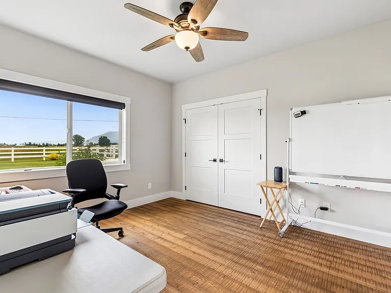 501 Wheatland Ln — Photo 10