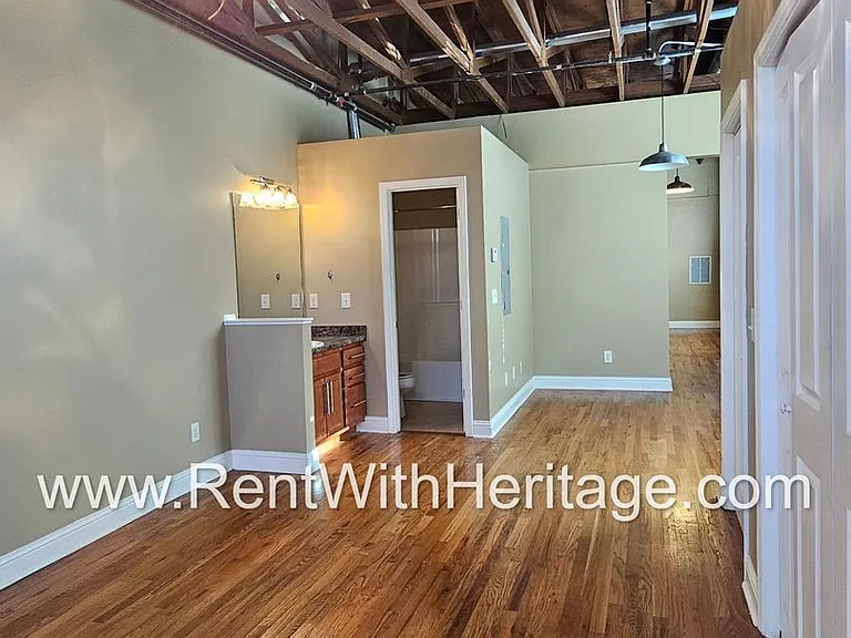 130 W Montgomery St #D — Photo 22
