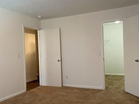 5th image of 424 Acorn Grove Ln #D