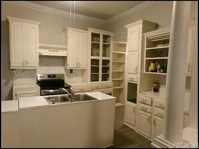 303 E Nichols St — Photo 10