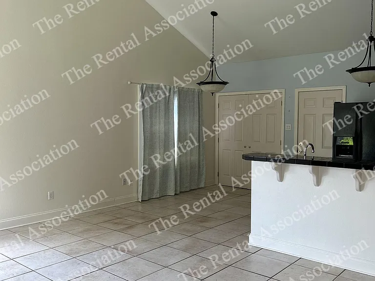 2302 Desiree St — Photo 15