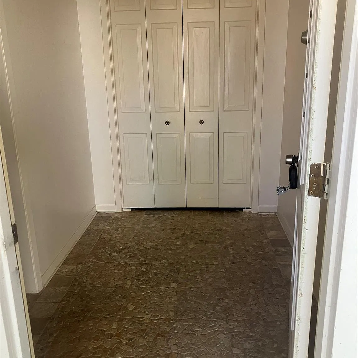 2 bed, 2.0 bath, 1367 sqft, $1,300 — Photo 2