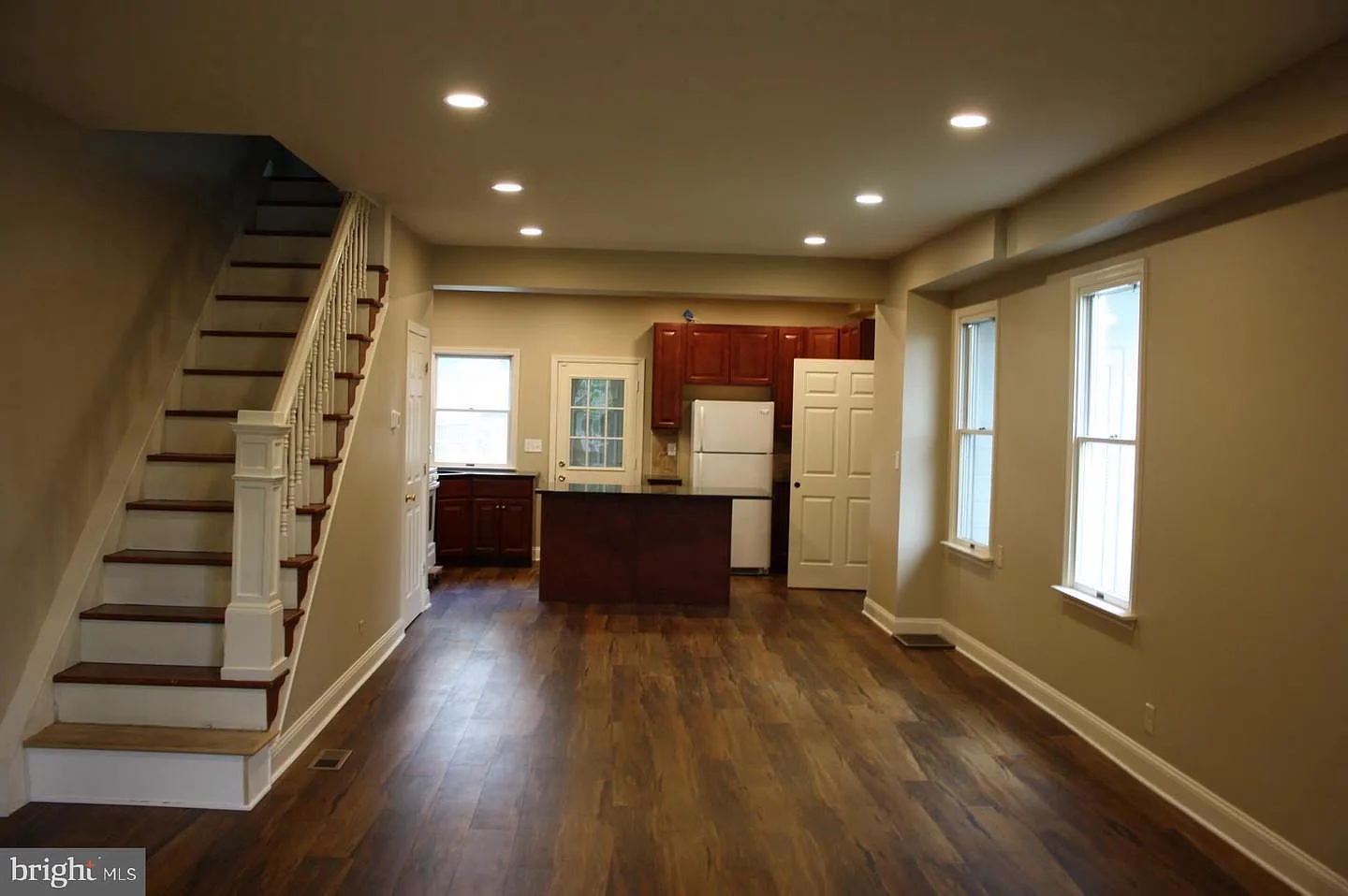 3 bed, 1765 sqft, $2,500 — Photo 4