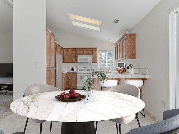 4th image of 4398 Ascot Court