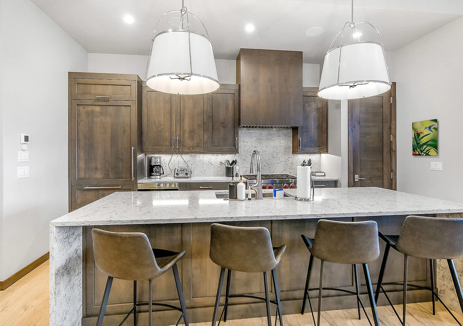 All utilities included! Luxury rental is an entertainers dream! Space, views, amenities, easily g... — Photo 4