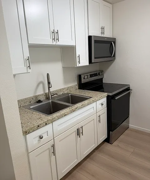 814 Missouri Ave #9 — Photo 3
