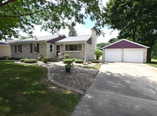 1006 Ernst Dr, Green Bay, WI 54304