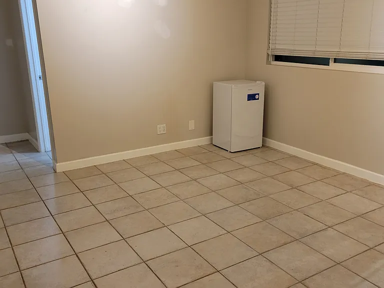 1233 Titan Ct #1233 — Photo 6