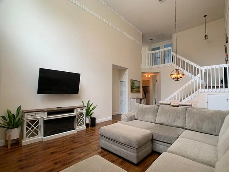 10465 Mateo Ct — Photo 8