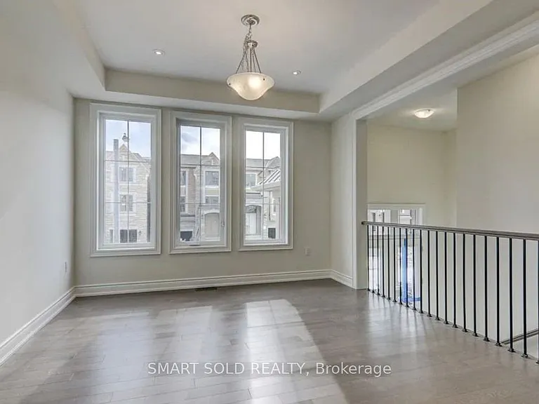 81 William Durie Way — Photo 2