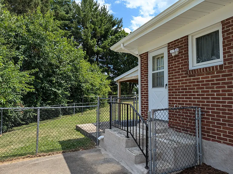 3911 Church St — Photo 2