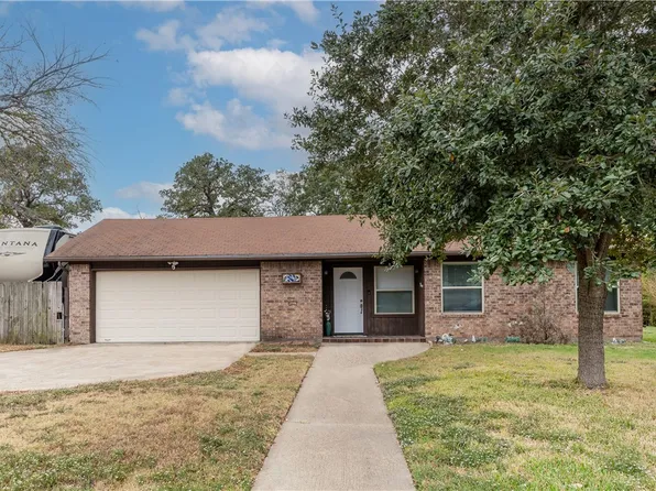 2802 Jennifer Dr, College Station, TX 77845