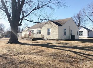 306 4th Ave NE, State Center, IA 50247