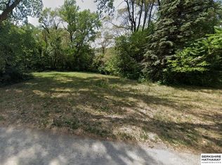 7022 N 54th St, Omaha, NE 68152