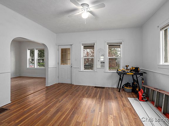 3rd image of 508 Crosby St NW