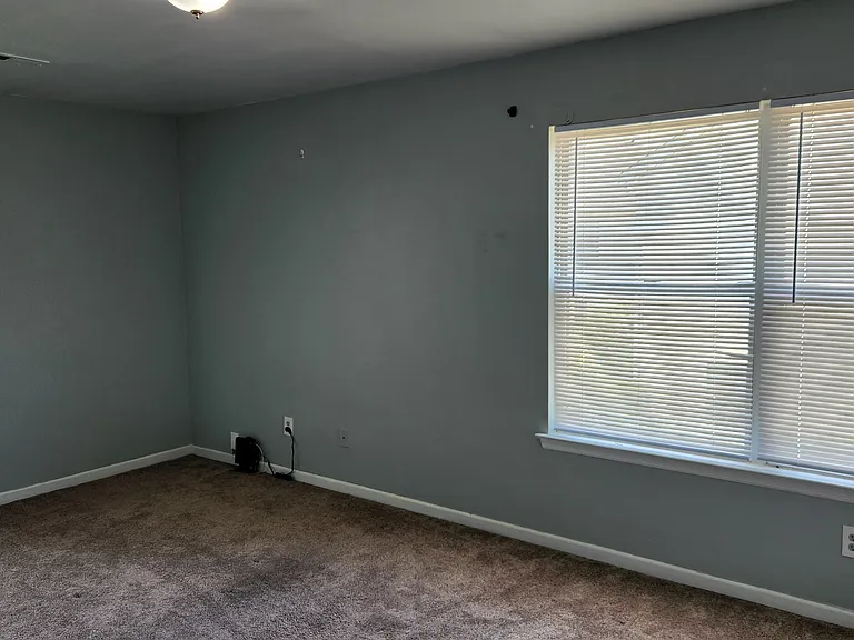 225 Bexley Ln — Photo 14