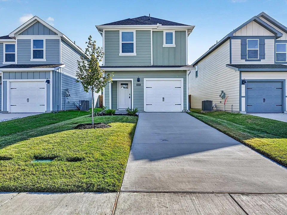 6205 Silver Maple Way