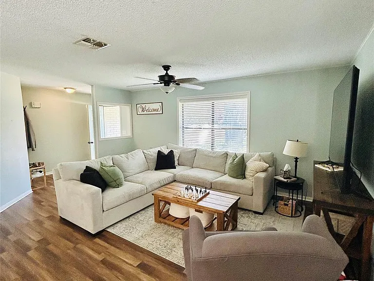 108 Creek Bend Ln — Photo 3