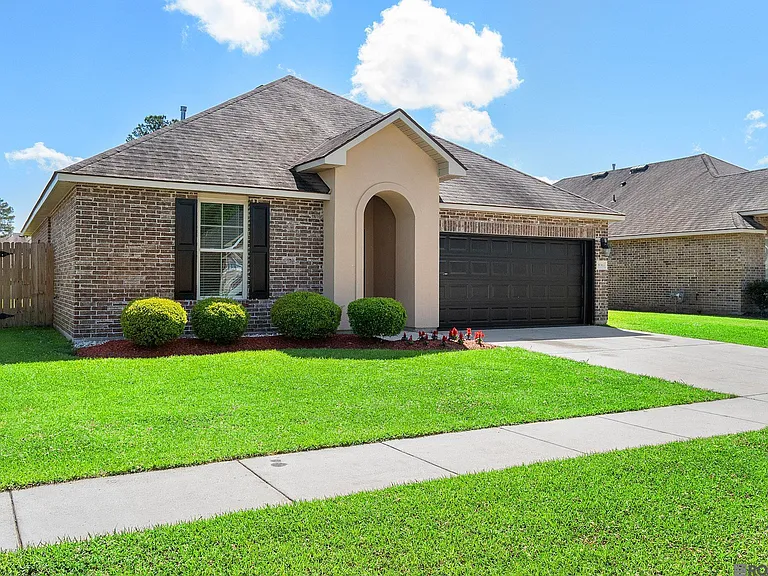 39363 Legacy Lake Dr — Photo 2