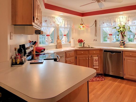 5th image of 3 Fernwood Cir
