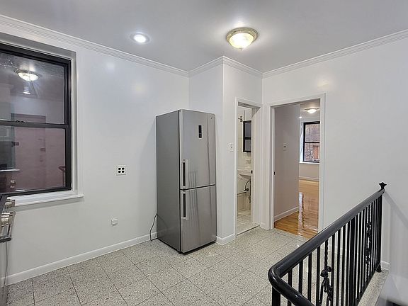 4th image of 220 W 21st St APT 1C